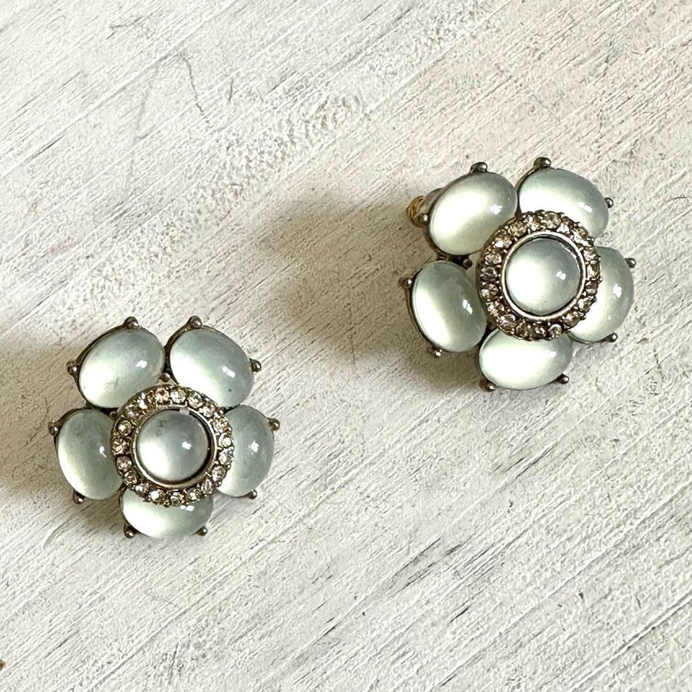 Blue rhinestone flower post earrings